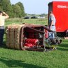 Der Ballonkorb wird umgelegt